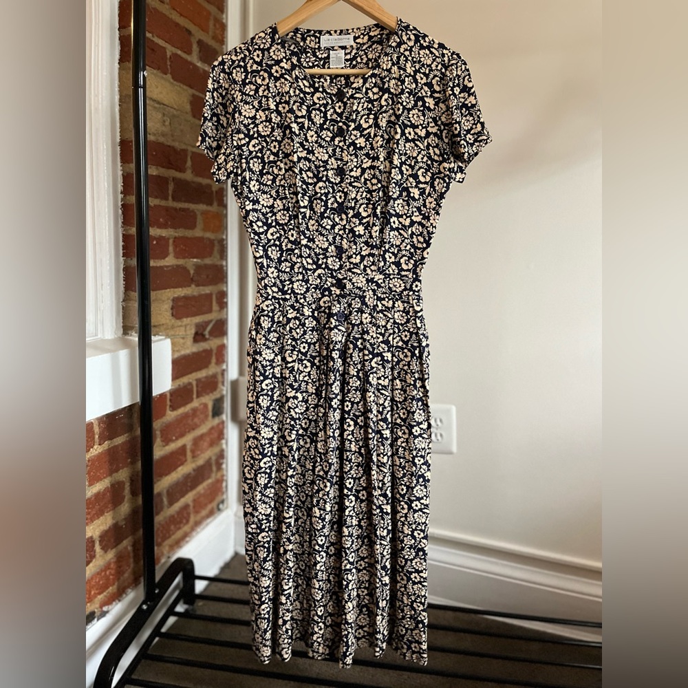 Vintage Liz Claiborne Dress Size 4 button-down midi dress with pockets